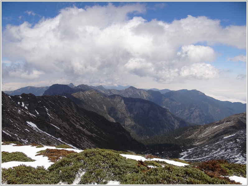 2012-03-06 11-59-48雪山北望聖稜線.JPG